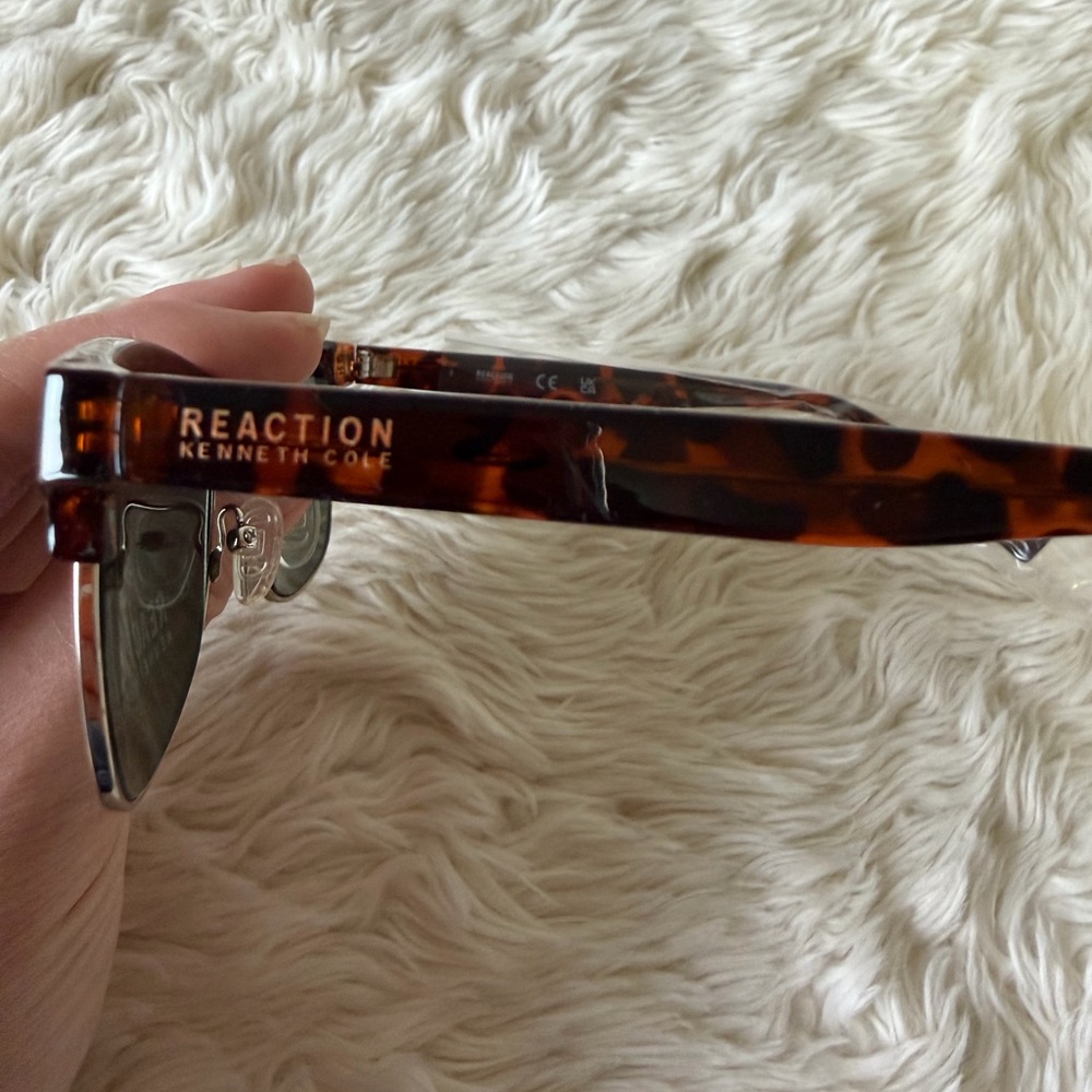Kenneth Cole Tortoise Shell Sunglasses - Picture 3 of 6